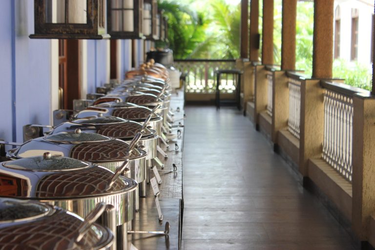 buffet-4471275_1920